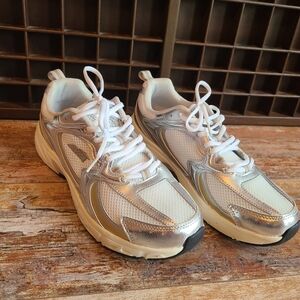 Avia Silver and White Women's Sneakers Size 11